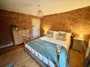 Bedroom- click for photo gallery